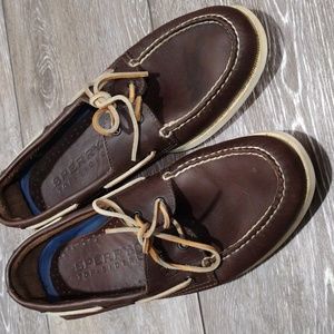 Sperry Top Sider mens dark brown leather boat shoes. Mint condition. Size 12
